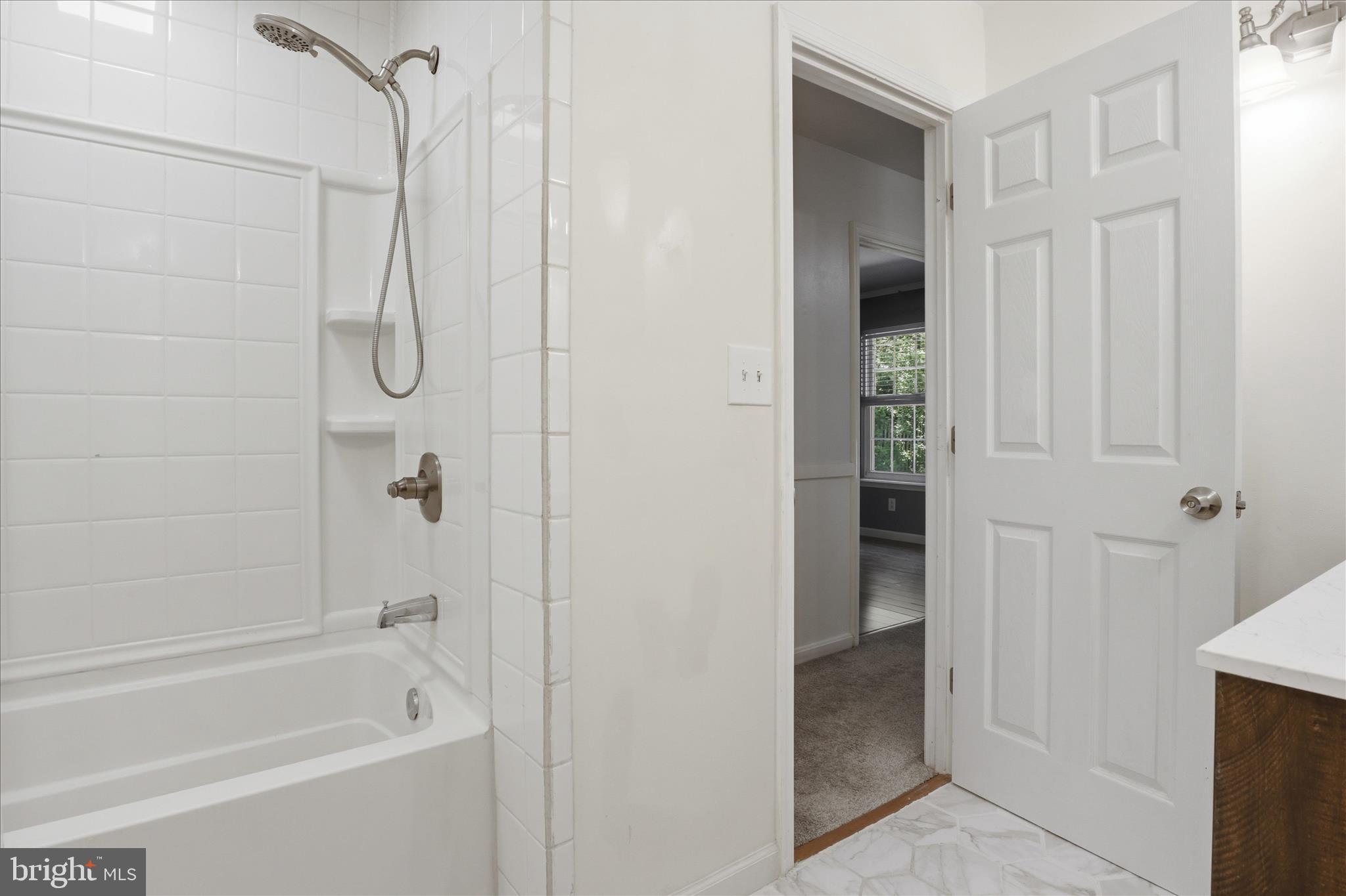 18507 Amidon Avenue Triangle, VA 22172 - Photo 18 of 42