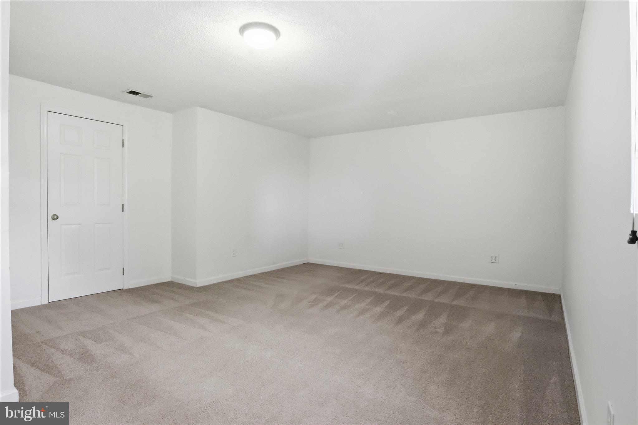 18507 Amidon Avenue Triangle, VA 22172 - Photo 22 of 42