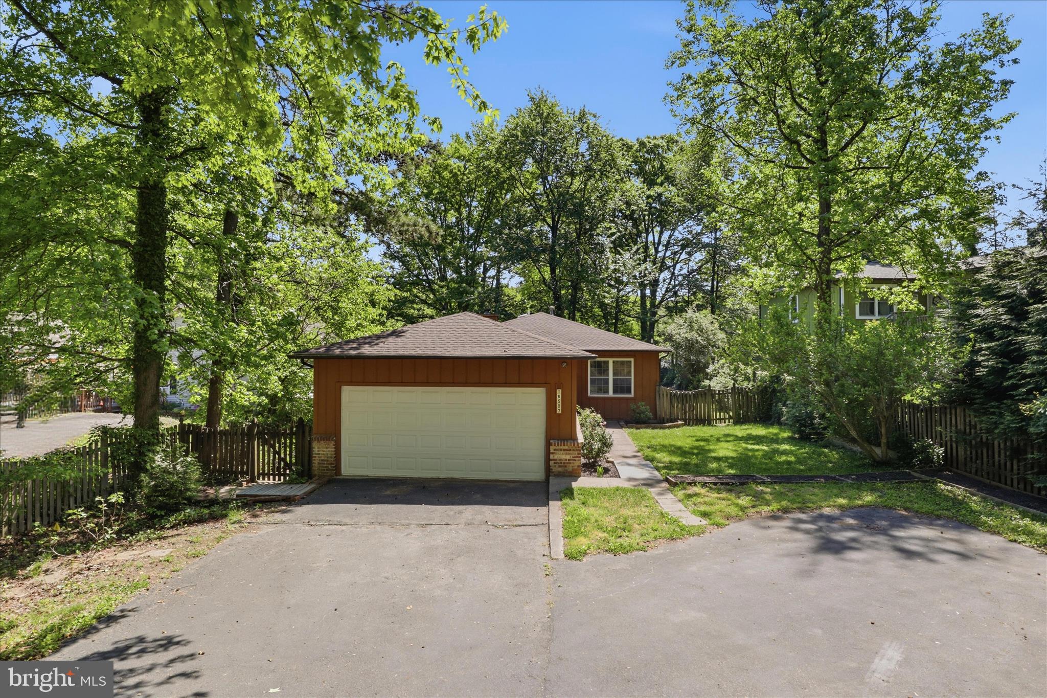 18507 Amidon Avenue Triangle, VA 22172 - Photo 3 of 42