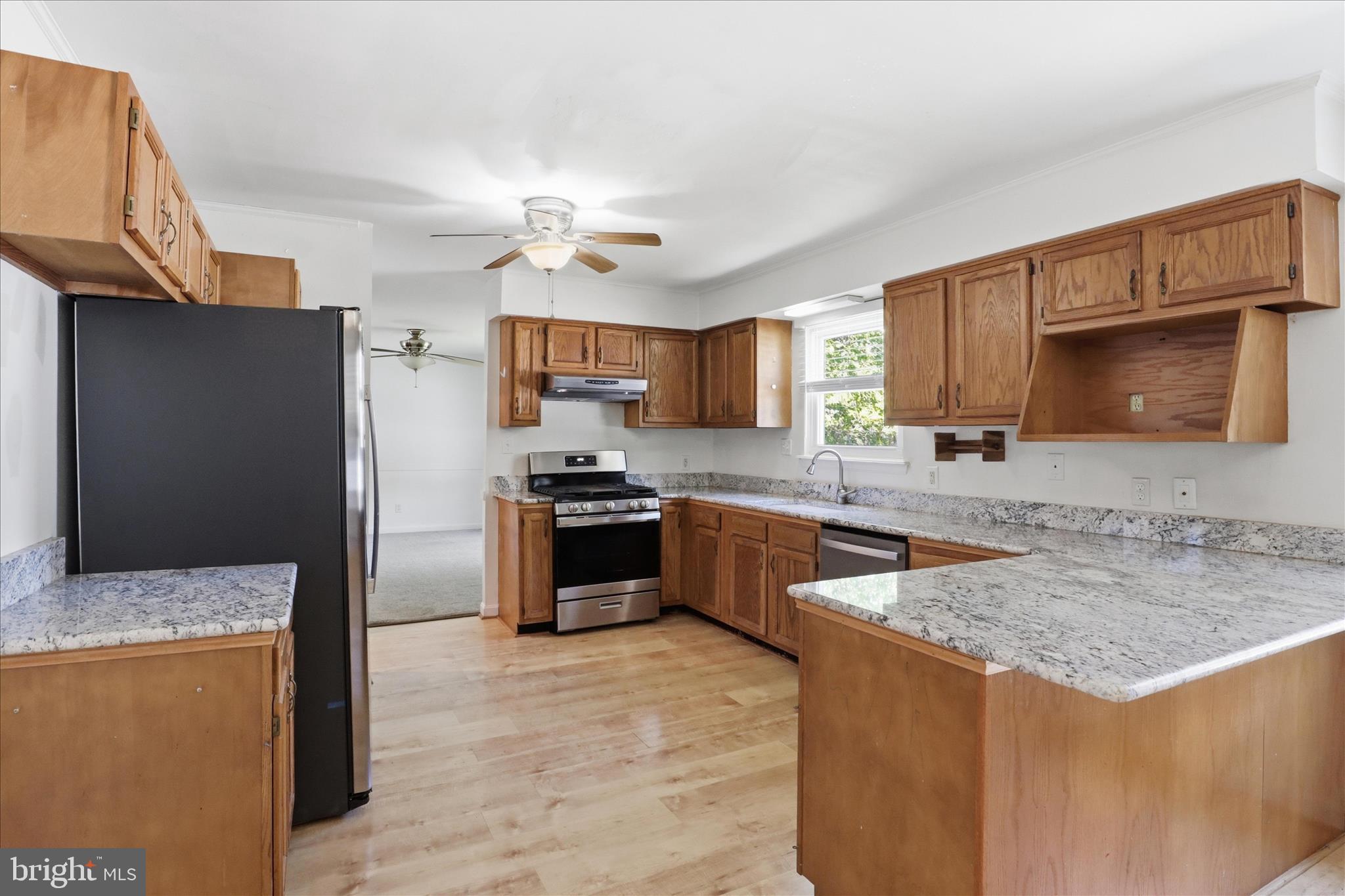 18507 Amidon Avenue Triangle, VA 22172 - Photo 9 of 42