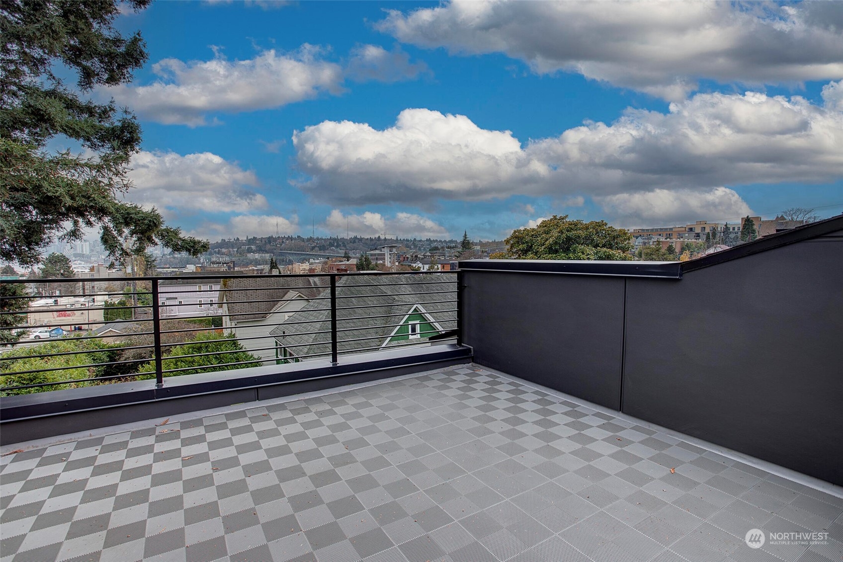4022 Midvale Avenue North Seattle, WA 98103 - Photo 25 of 31 a view of a terrace
