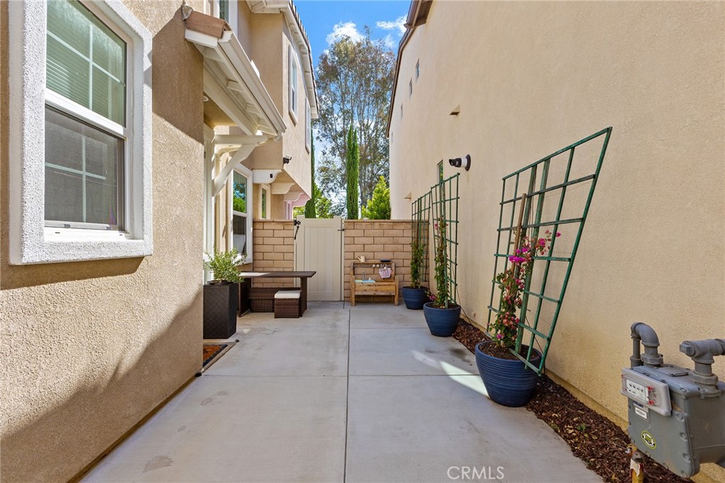42704 Azure Street Temecula, CA 92592 - Photo 8 of 53
