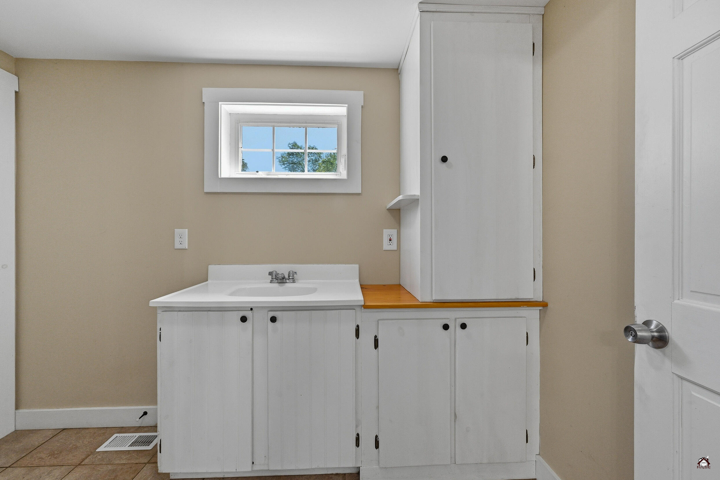 856 Augusta Road Rome, ME 04963 - Photo 18 of 37 Full Bath #1