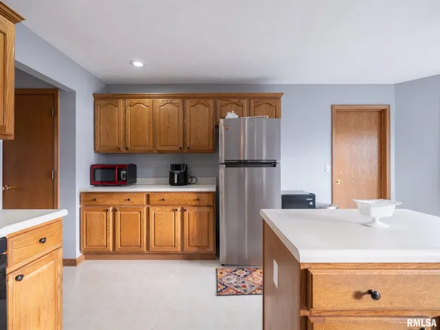 $325,000 | 2215 County Road 600 North, Secor, IL 61771