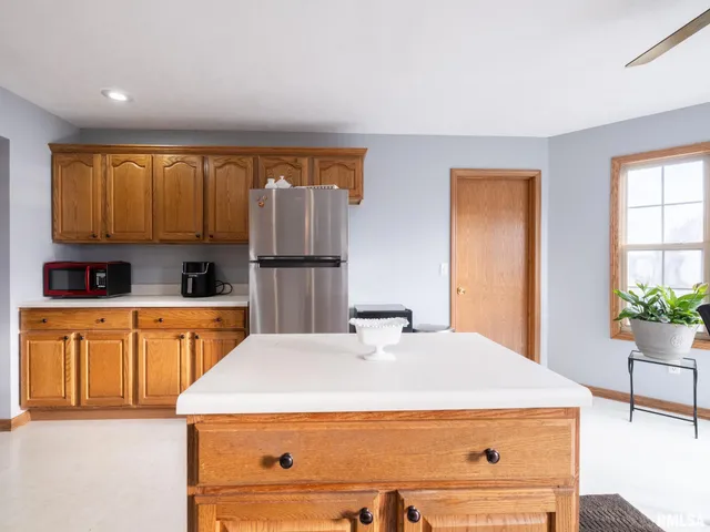 $325,000 | 2215 County Road 600 North, Secor, IL 61771