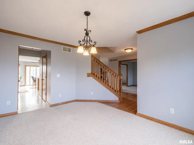 $325,000 | 2215 County Road 600 North, Secor, IL 61771