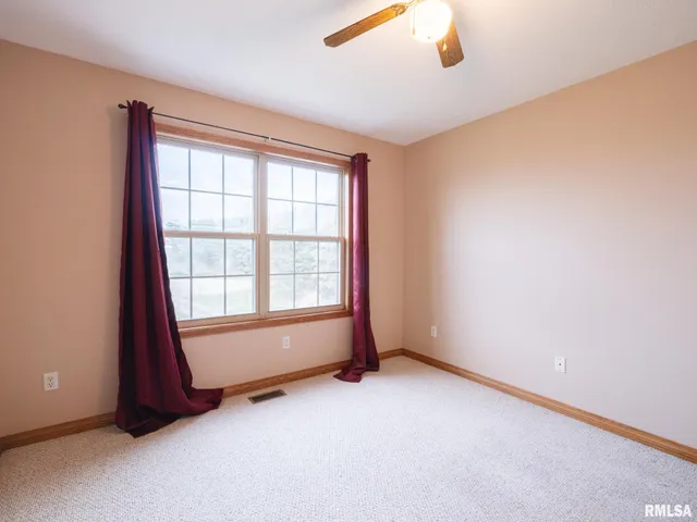 $325,000 | 2215 County Road 600 North, Secor, IL 61771