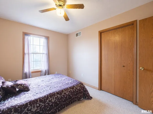 $325,000 | 2215 County Road 600 North, Secor, IL 61771