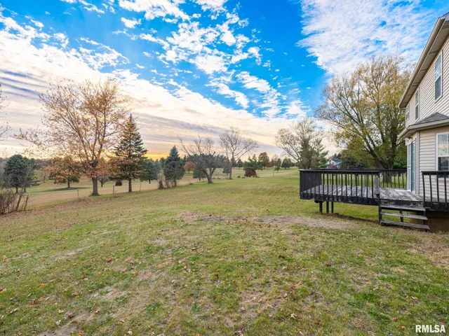 $325,000 | 2215 County Road 600 North, Secor, IL 61771