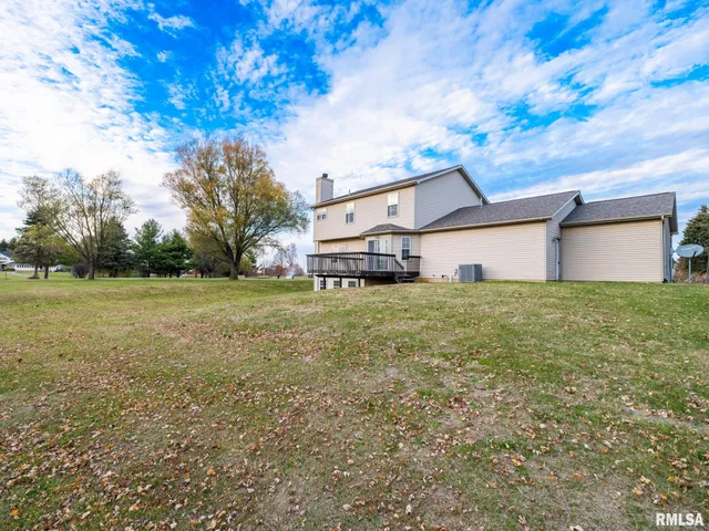 $325,000 | 2215 County Road 600 North, Secor, IL 61771