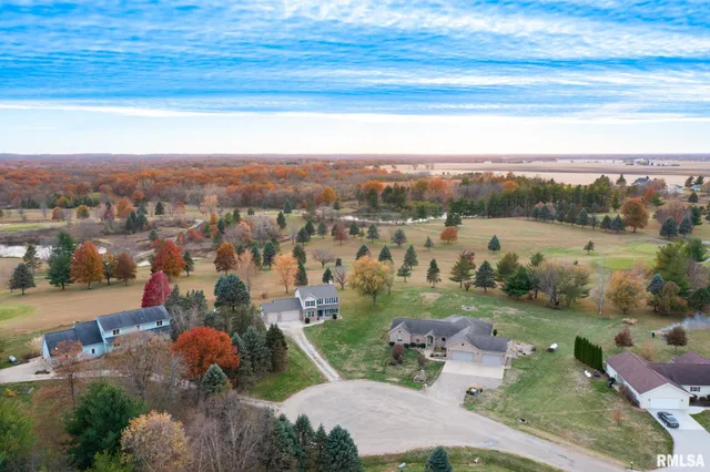 $325,000 | 2215 County Road 600 North, Secor, IL 61771