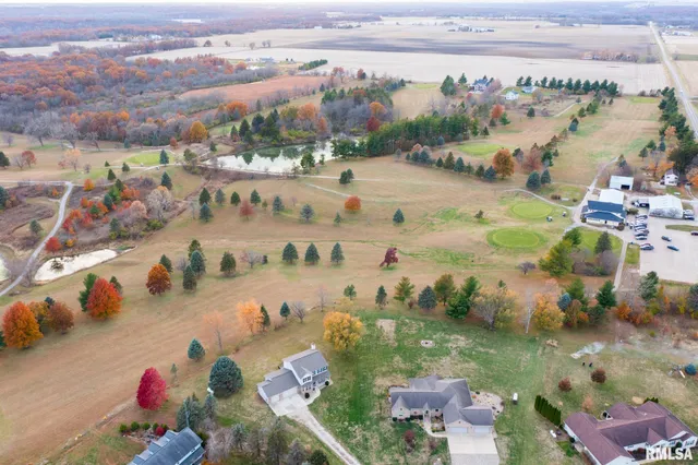 $325,000 | 2215 County Road 600 North, Secor, IL 61771