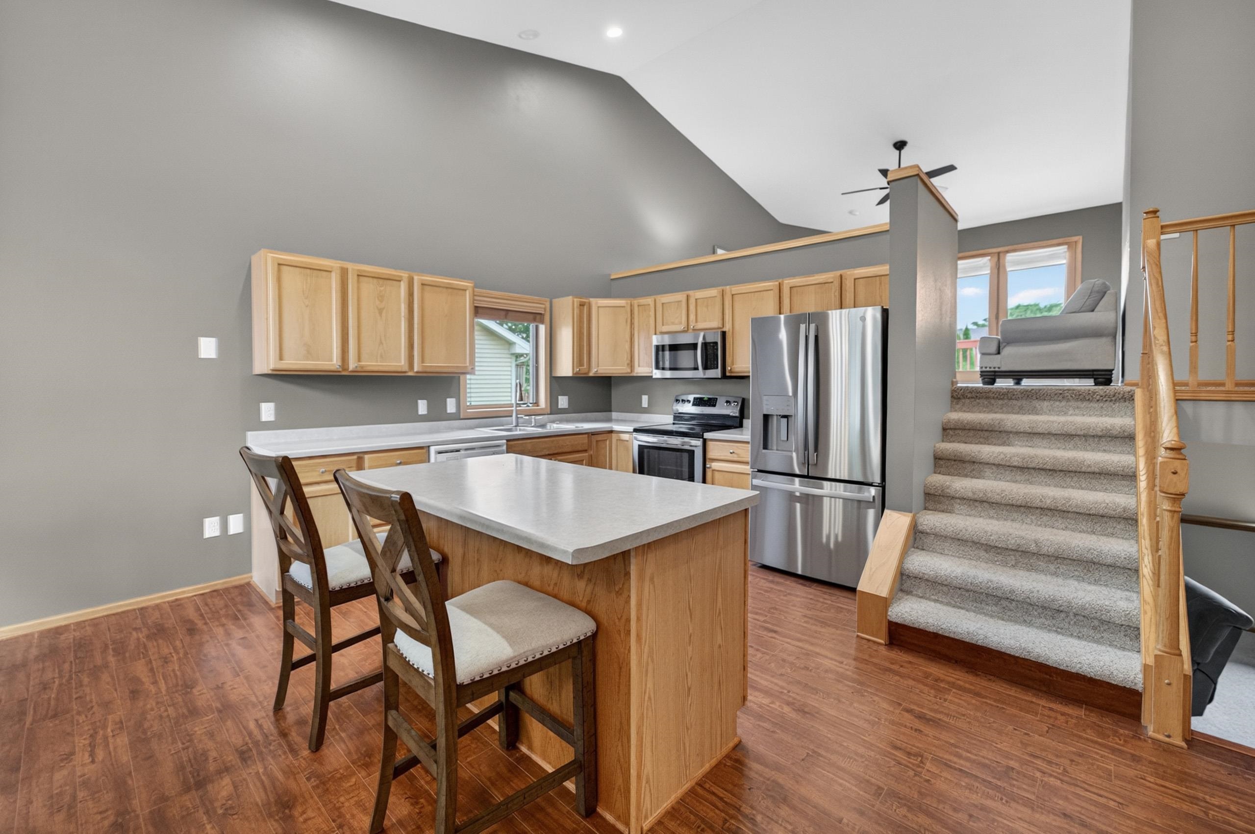 467 Sherbrooke Drive Sun Prairie, WI 53590 - Photo 3 of 27