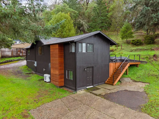$322,000 | 1303 Southeast Strong Avenue, Roseburg, OR 97470