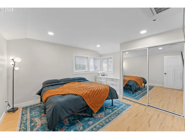 $322,000 | 1303 Southeast Strong Avenue, Roseburg, OR 97470