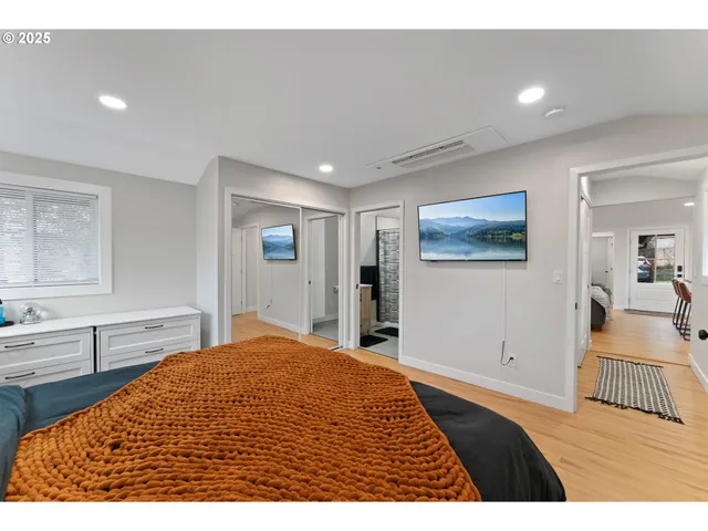 $322,000 | 1303 Southeast Strong Avenue, Roseburg, OR 97470