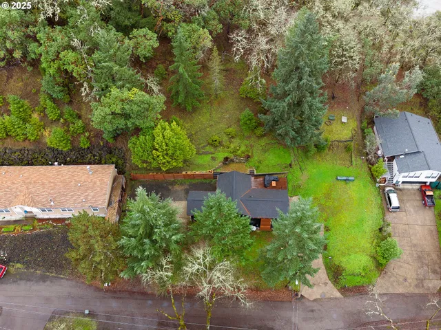 $322,000 | 1303 Southeast Strong Avenue, Roseburg, OR 97470