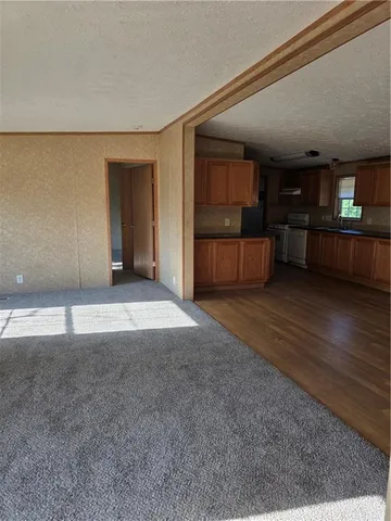 $435,000 | 8215 Schell Road, Pleasant Valley, MO 64068