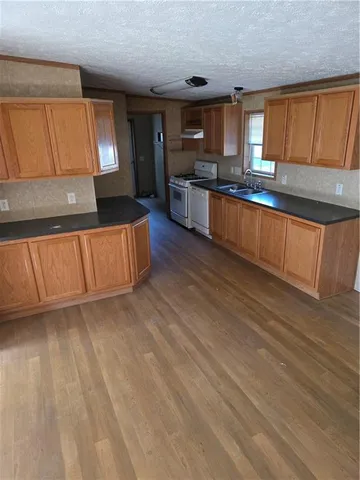 $435,000 | 8215 Schell Road, Pleasant Valley, MO 64068