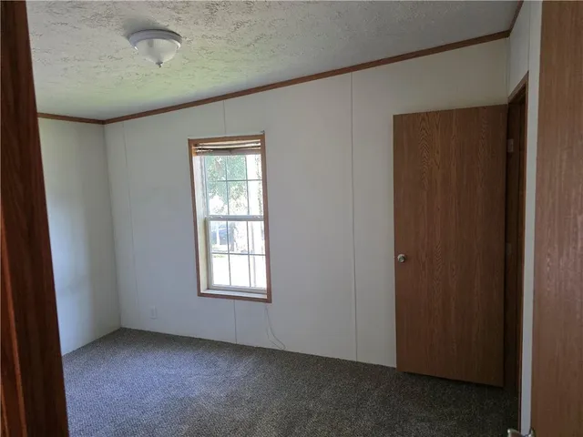 $435,000 | 8215 Schell Road, Pleasant Valley, MO 64068