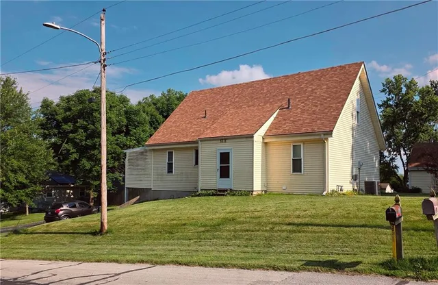 $435,000 | 8215 Schell Road, Pleasant Valley, MO 64068