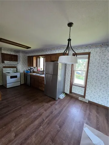 $435,000 | 8215 Schell Road, Pleasant Valley, MO 64068