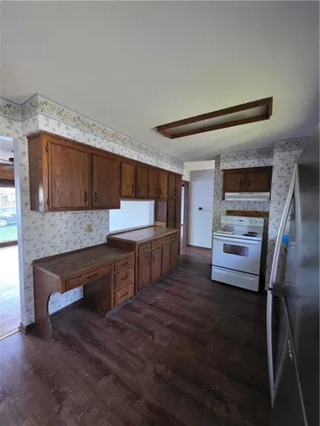 $435,000 | 8215 Schell Road, Pleasant Valley, MO 64068