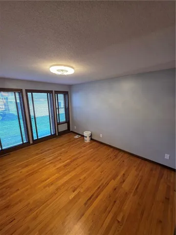 $435,000 | 8215 Schell Road, Pleasant Valley, MO 64068