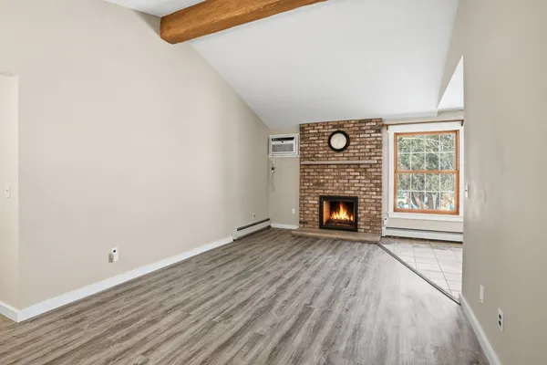 $144,900 | 810 Old Settlers Trail, Unit 5, Hopkins, MN 55343