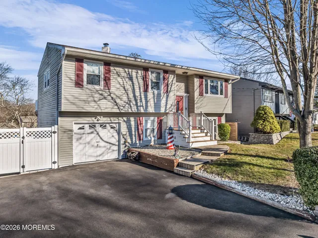 $565,000 | 604 Karen Lane, Brick, NJ 08724
