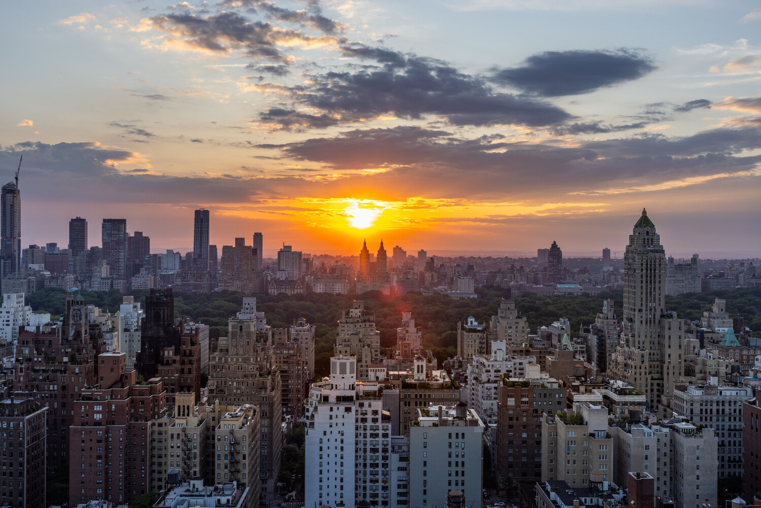 201 East 74th Street, Unit PH Manhattan, NY 10021 - Photo 7 of 17 a view of a city