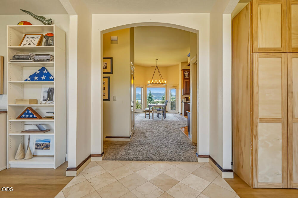 1354 Ridgecrest Drive Klamath Falls, OR 97601 - Photo 14 of 45