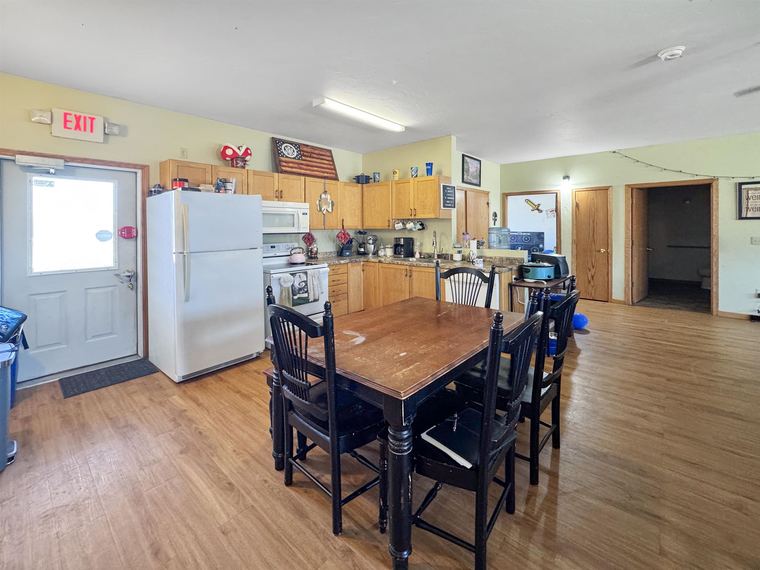 W7840 Airport Road Crivitz, WI 54114 - Photo 2 of 18