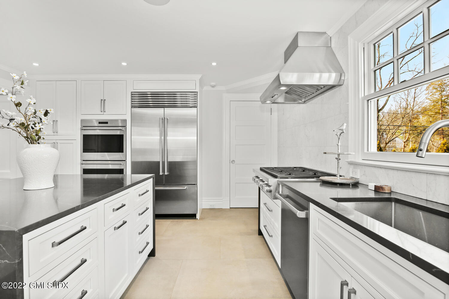 9 Park Place Greenwich, CT 06830 - Photo 8 of 29 Gourmet Kitchen with Pantry