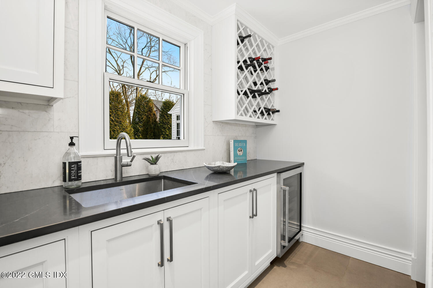 9 Park Place Greenwich, CT 06830 - Photo 9 of 29 Butler's Pantry