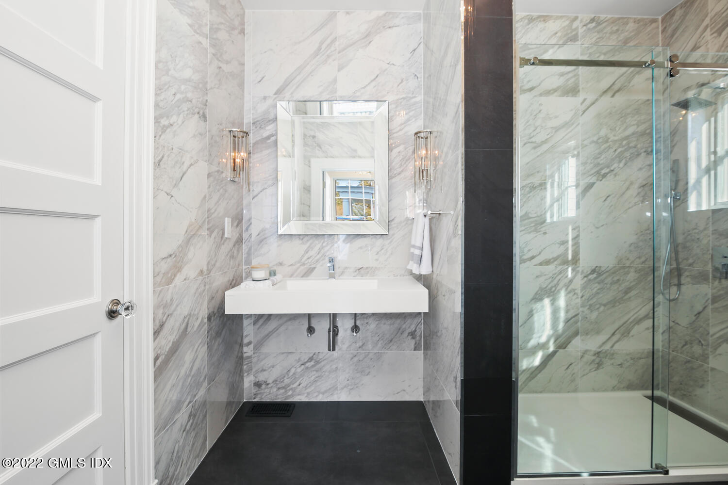 9 Park Place Greenwich, CT 06830 - Photo 16 of 29 New Full Bath off Study