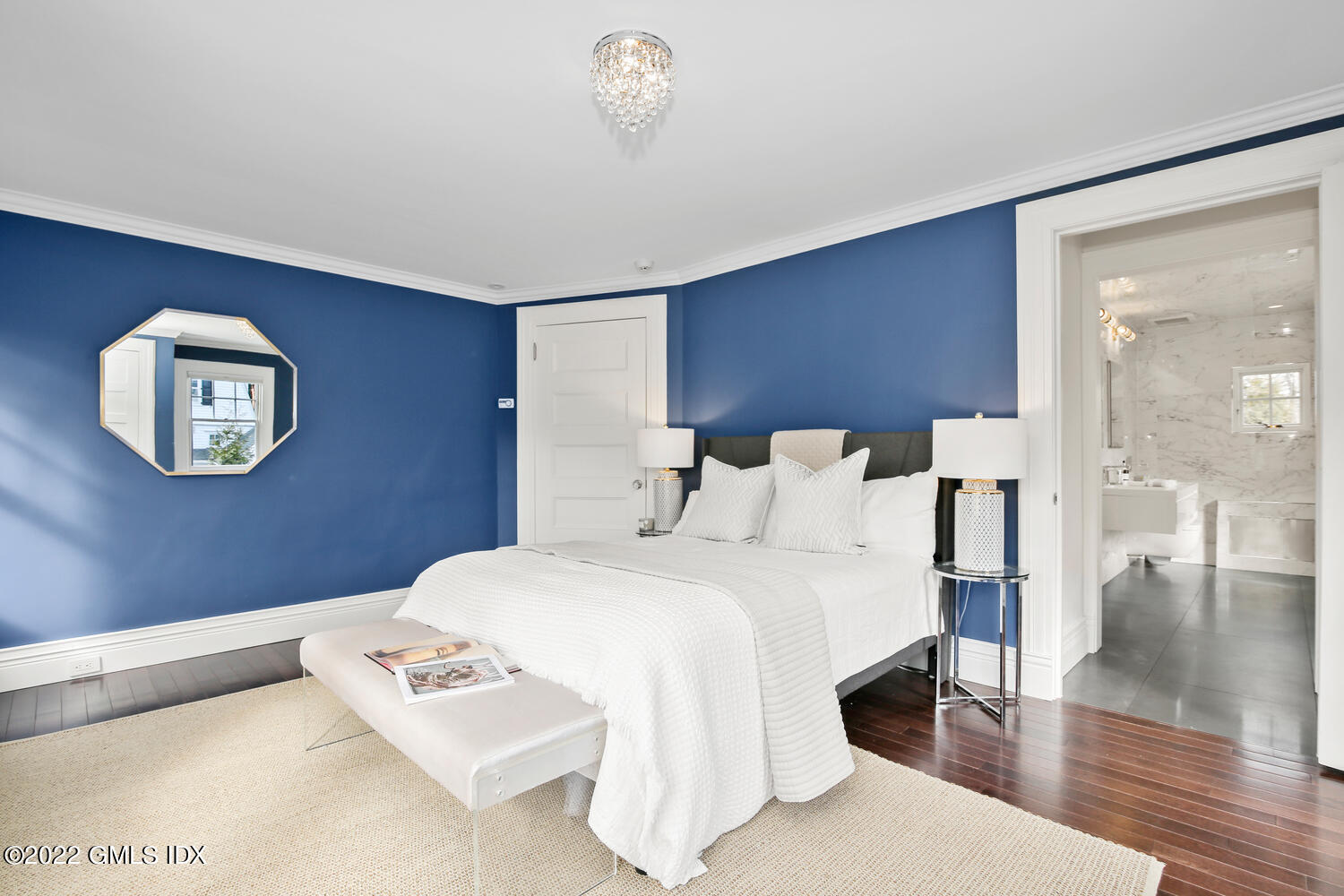 9 Park Place Greenwich, CT 06830 - Photo 18 of 29 Bright Primary Suite