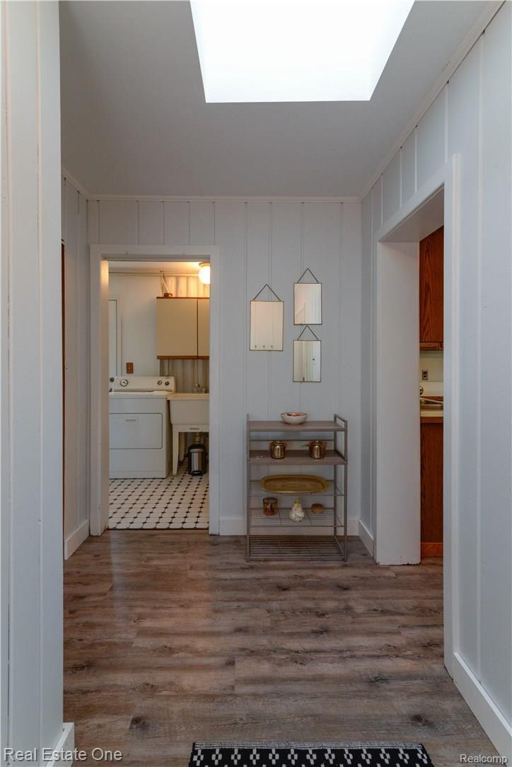 8363 McClements Road Brighton, MI 48114 - Photo 12 of 38 Foyer w/skylight