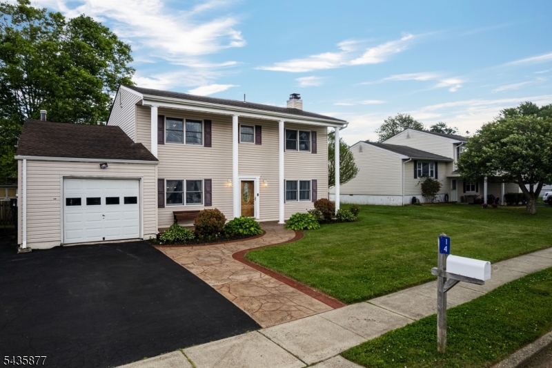 14 Allyson Road Flanders, NJ 07836 - Photo 2 of 25