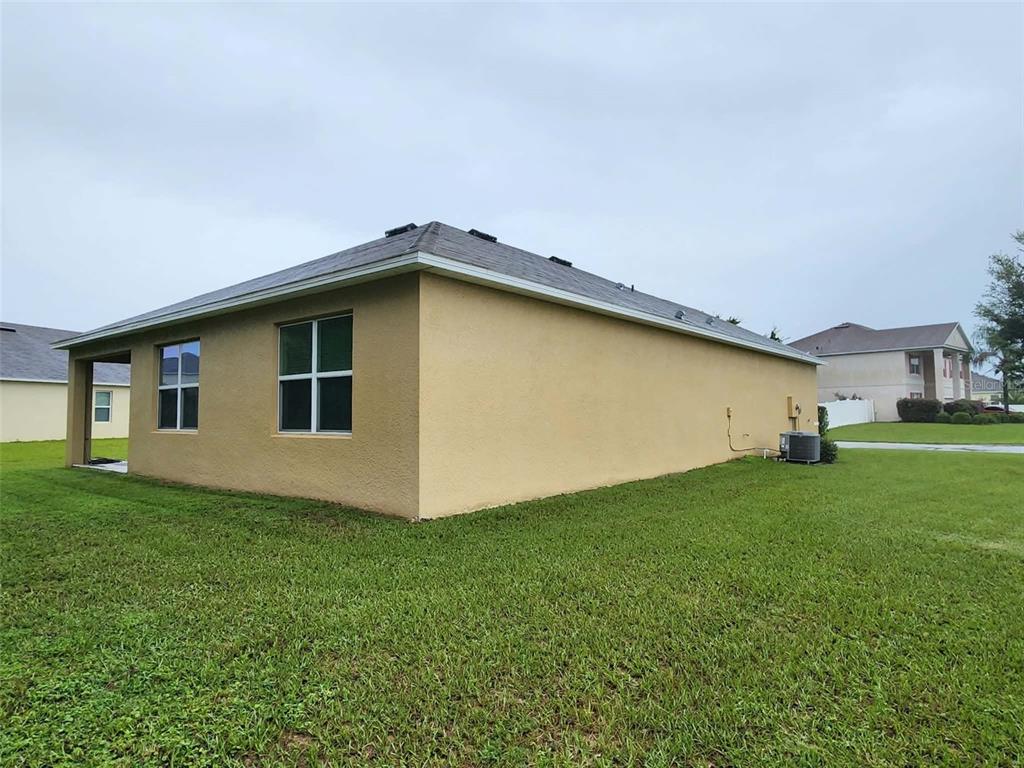 2904 Northeast 42nd Road Ocala, FL 34470 - Photo 8 of 66 Gallery Image 8