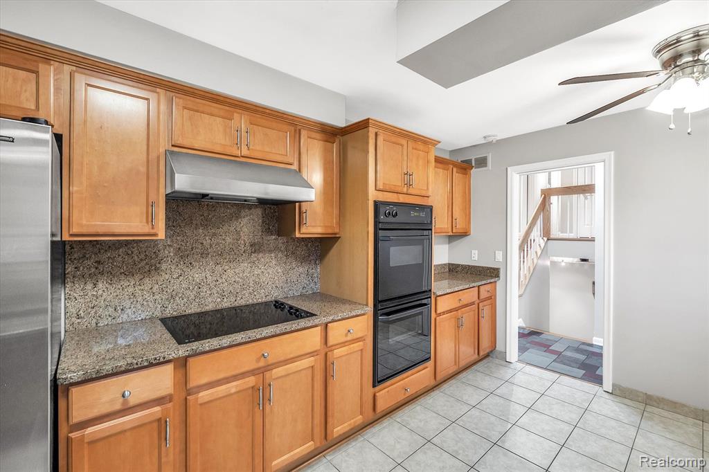 30540 Pear Ridge Farmington Hills, MI 48334 - Photo 15 of 66