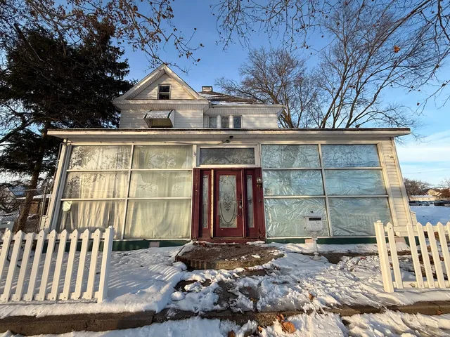 $109,000 | 319 West Washington Street, Clinton, IL 61727