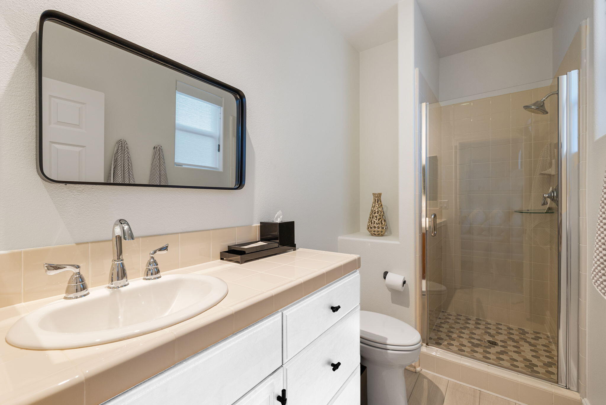 6 Via Santa Ramona Rancho Mirage, CA 92270 - Photo 24 of 60 a bathroom with a sink and a mirror