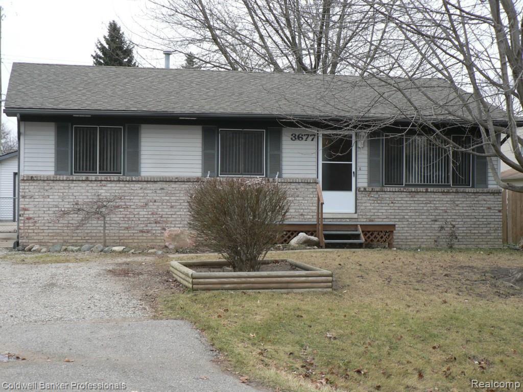 3677 Samuel Avenue Rochester, MI 48309 - Photo 1 of 32 P1090624.jpg