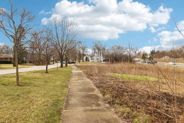 $2,695 | 737 South Jackson Street, Hinsdale, IL 60521