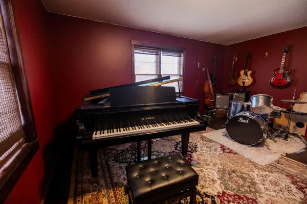 $319,900 | 507 West 11th Street, Morris, MN 56267