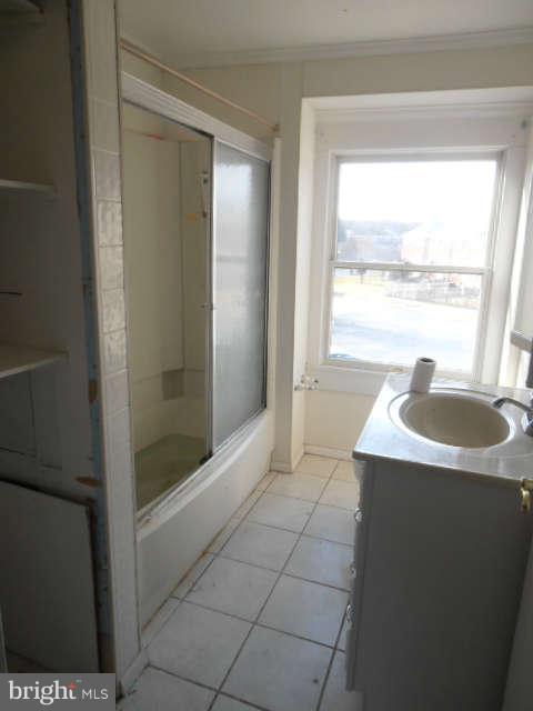 2102 Graythorn Road Middle River, MD 21220 - Photo 18 of 18 a bathroom with a sink toilet and tub