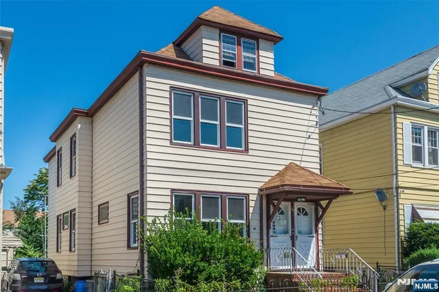 $799,000 | 134 Knapp Avenue, Clifton, NJ 07011