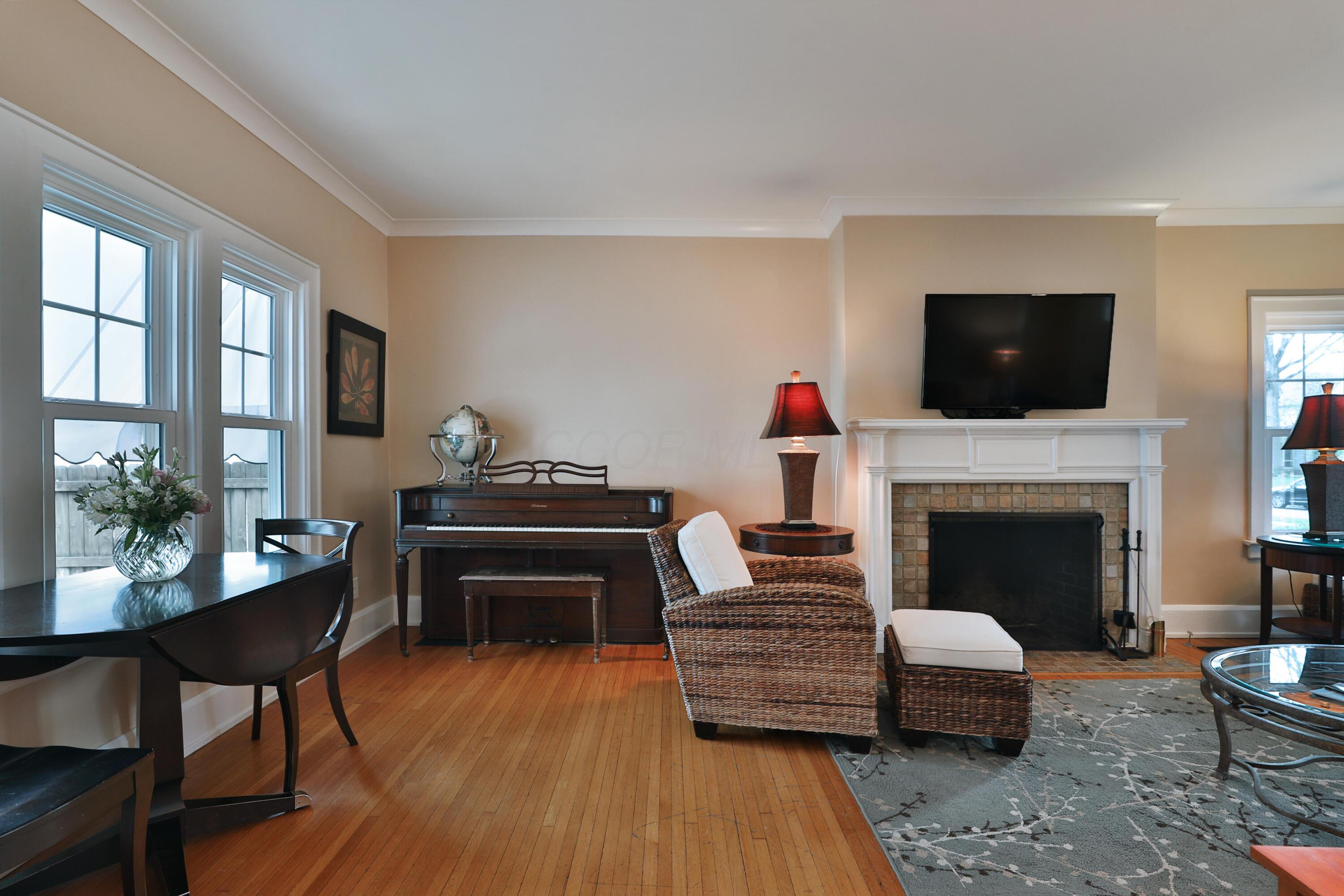 66 South Cassingham Road Bexley, OH 43209 - Photo 13 of 85 Living Room