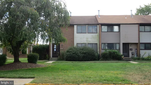 $327,750 | 203 Canterbury Court, Hightstown, NJ 08520